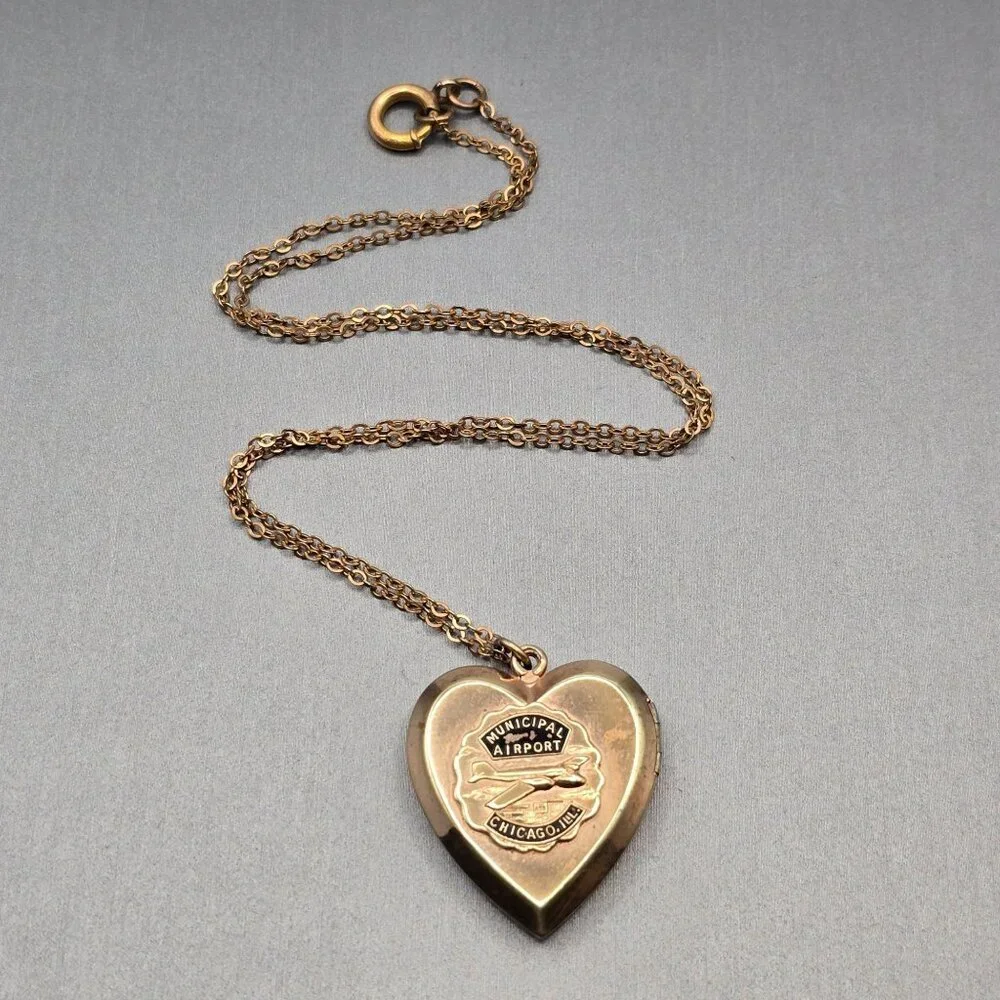Vintage 1940s Chicago Municipal Airport Heart Locket Necklace Sweetheart Jewelry - Picture 9 of 9